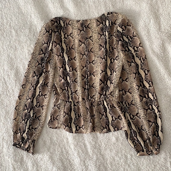 LPA | Pinched Snakeskin Shoulder Top - Picture 8 of 8